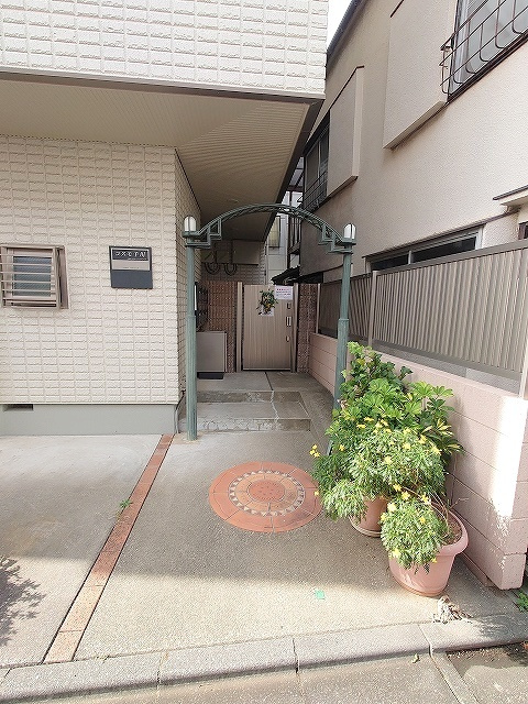 コスモ千川のエントランス