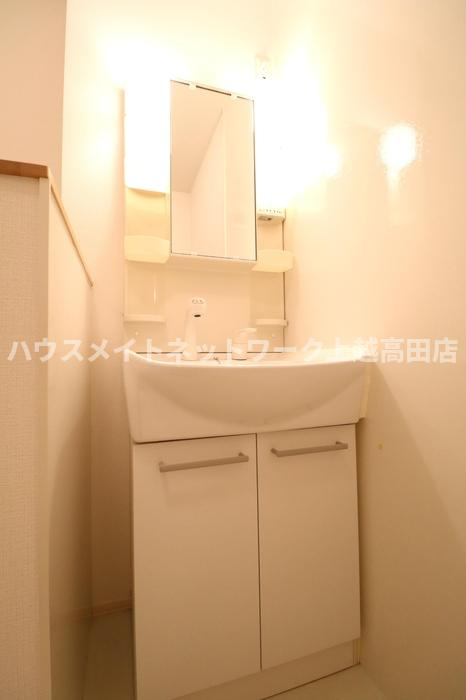 ブラオベルクの独立洗面台|洗髪洗面化粧台