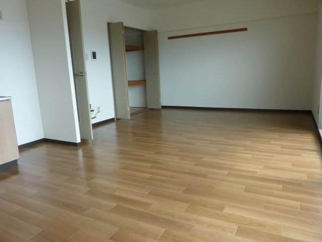 久留米市津福今町の賃貸マンションの居間・リビング|広いリビング★