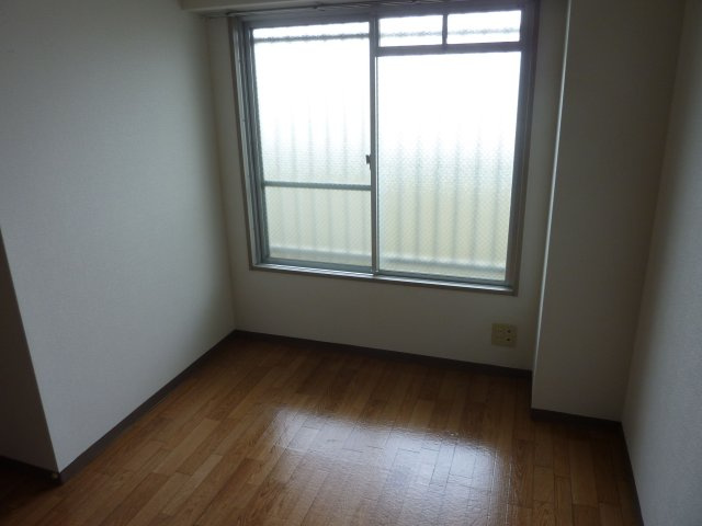 久留米市津福今町の賃貸マンションの寝室|風通しも良い寝室です☆