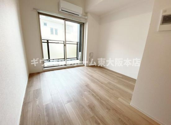 エスリードザ・グレア大阪の居間・リビング