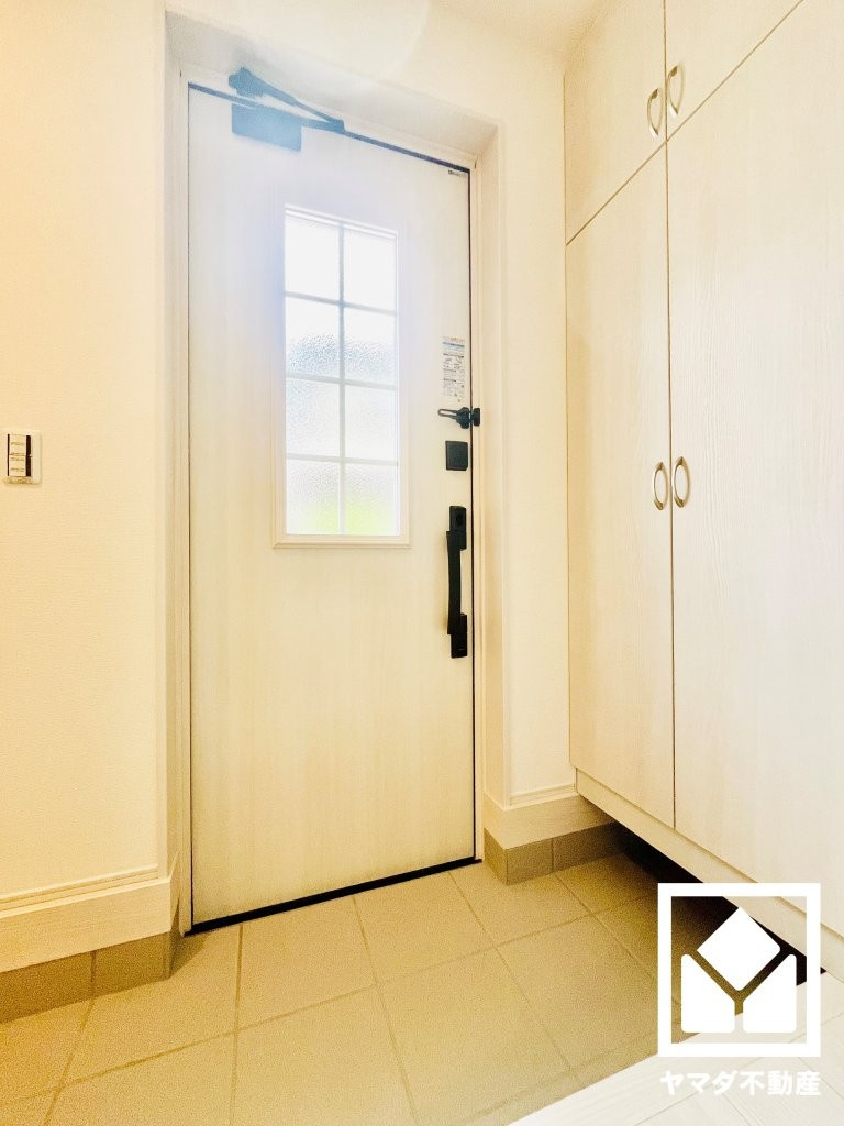 大津市錦織２丁目　1号棟の玄関