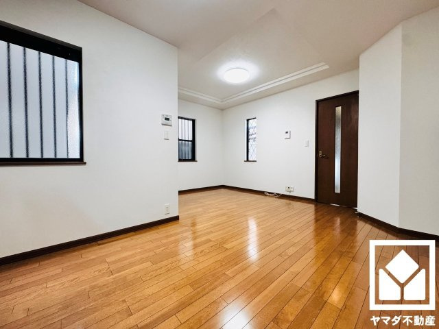 伏見区久我西出町の居間・リビング