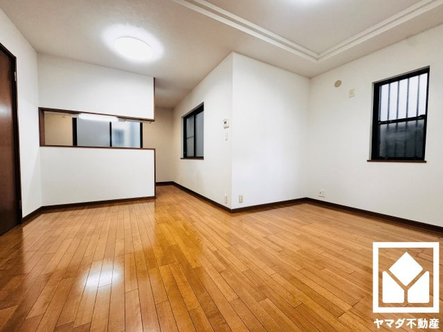 伏見区久我西出町の居間・リビング