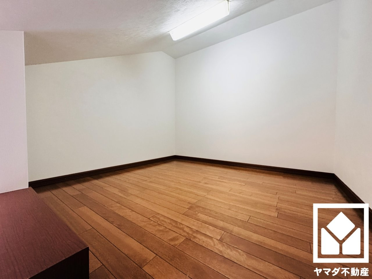 伏見区久我西出町の洋室