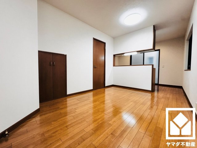 伏見区久我西出町の居間・リビング