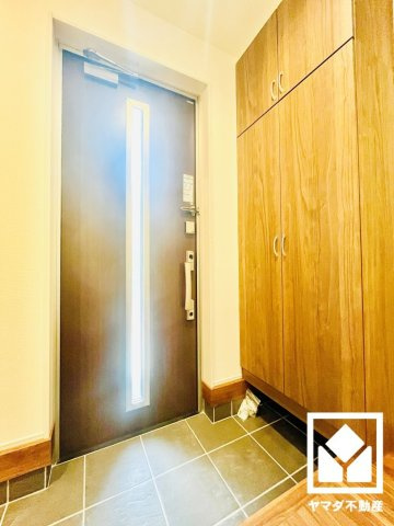 大津市錦織２丁目　2号棟の玄関