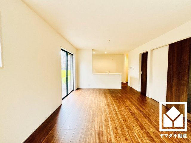 大津市錦織２丁目　2号棟の居間・リビング