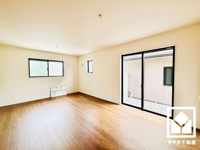 大津市錦織２丁目　2号棟の居間・リビング