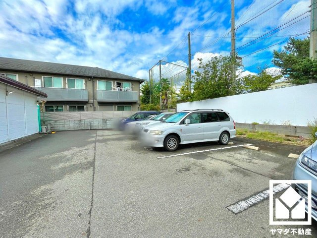 ルミエール藤ノ森の駐車場