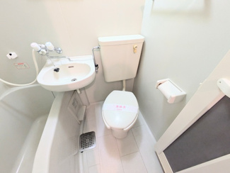 浴室内にトイレあり