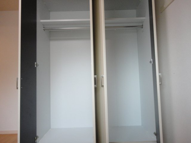 スカイヒルズ光　朝日の収納|クローゼット