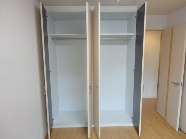 スカイヒルズ光　朝日の収納|クローゼット