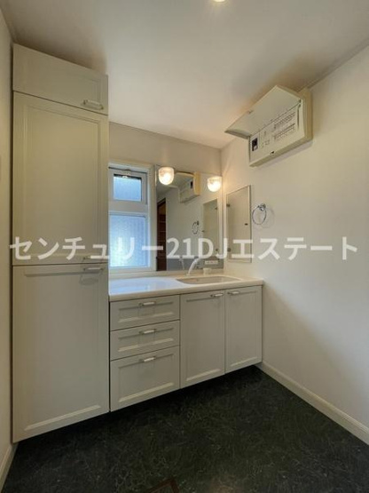 【独立洗面台】 | 三井ホーム施工・二世帯住宅 | １階洗面