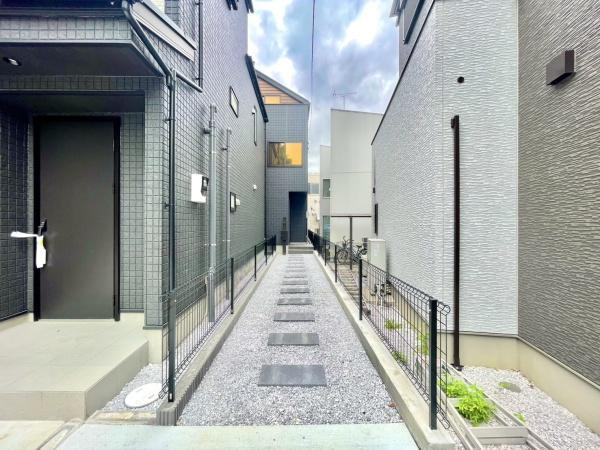 横浜市神奈川区片倉５丁目の新築一戸建の前面道路含む現地写真|周辺環境も合わせてご案内させて頂きます！
お気軽にお問い合わせ下さい！