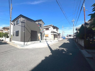 【前面道路含む現地写真】