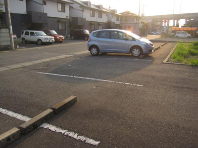 【駐車場】 | アースアイランドⅢ | 駐車場