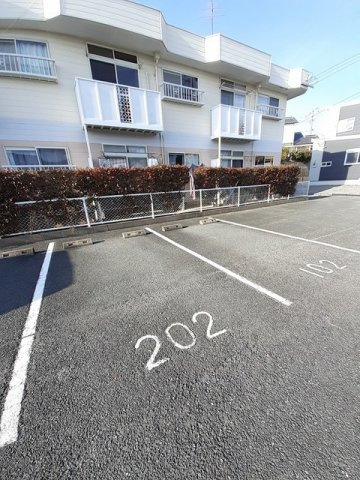 グリス・ド・ブランチェ１の駐車場