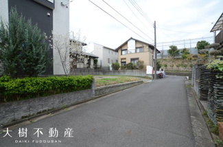 【前面道路含む現地写真】