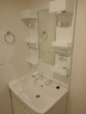 【洗面所】 | アイ・ボヌール | スペースが確保できる洗面所です