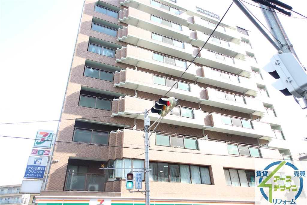 メイカビルの外観