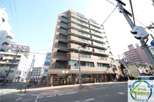 メイカビルの外観