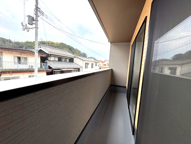 石風呂町の新築のおうち2号棟　松山市石風呂町新築戸建のバルコニー|広々としたバルコニーです