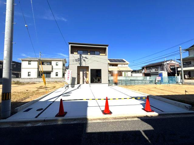 石風呂町の新築のおうち2号棟　松山市石風呂町新築戸建の前面道路含む現地写真|前面道路含む現地写真です