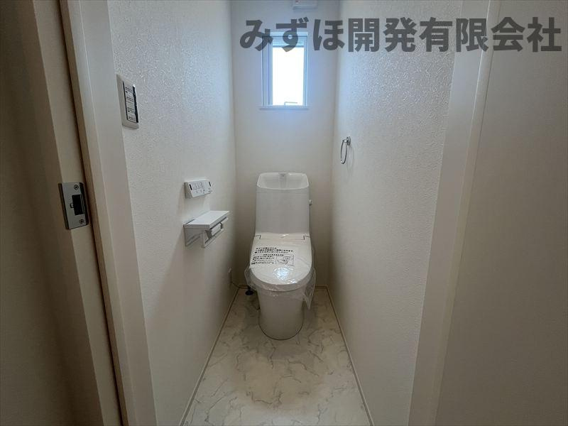 山形市富の中2丁目3-26-5のトイレ|2階のトイレです。