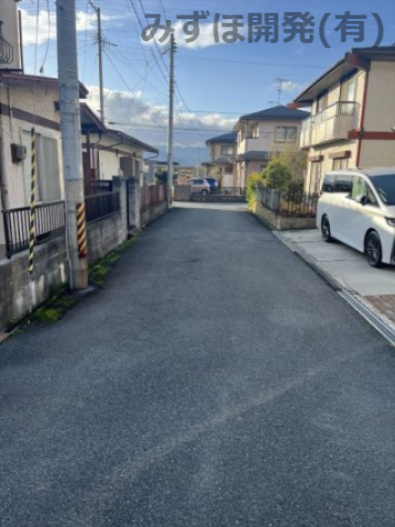 山形市富の中2丁目3-26-5の前面道路含む現地写真|前面道路は西側約4.5ｍございます。