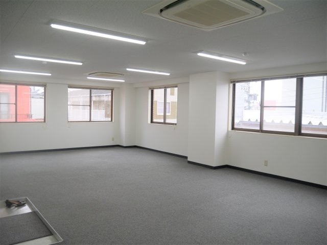 八城ビルの内装