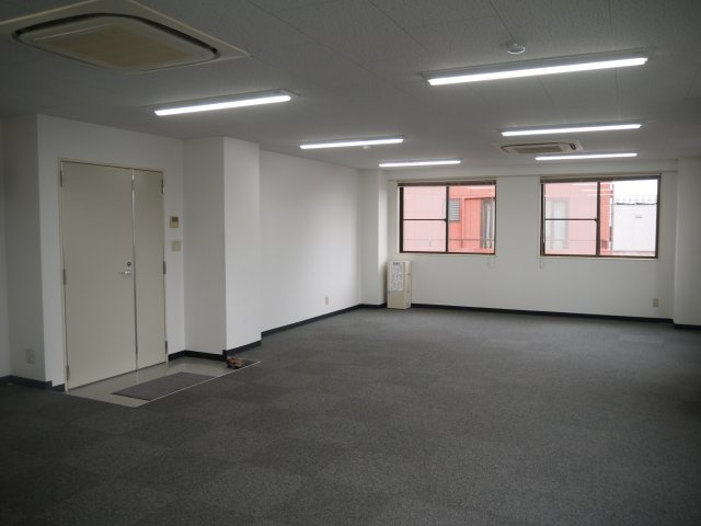 八城ビルの内装