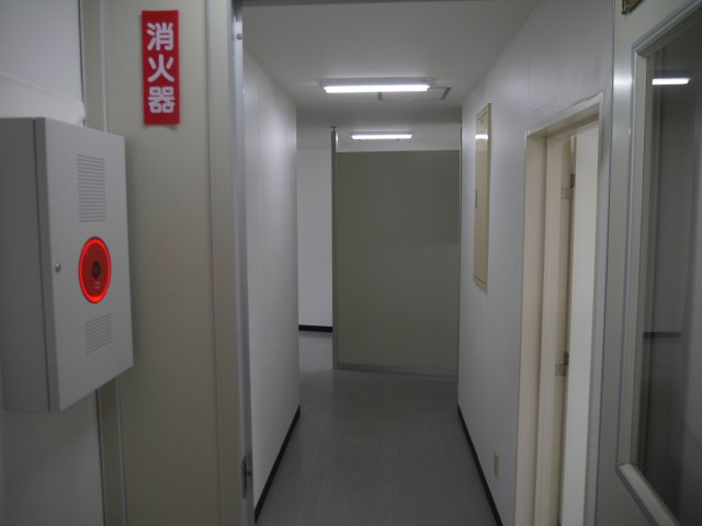 八城ビルの内装