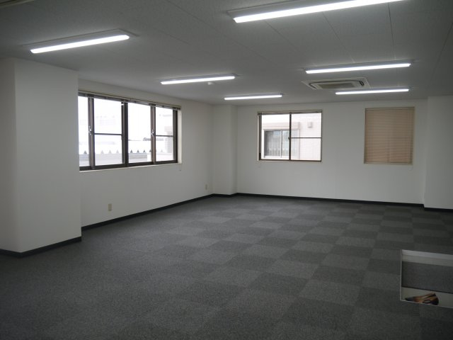 八城ビルの内装