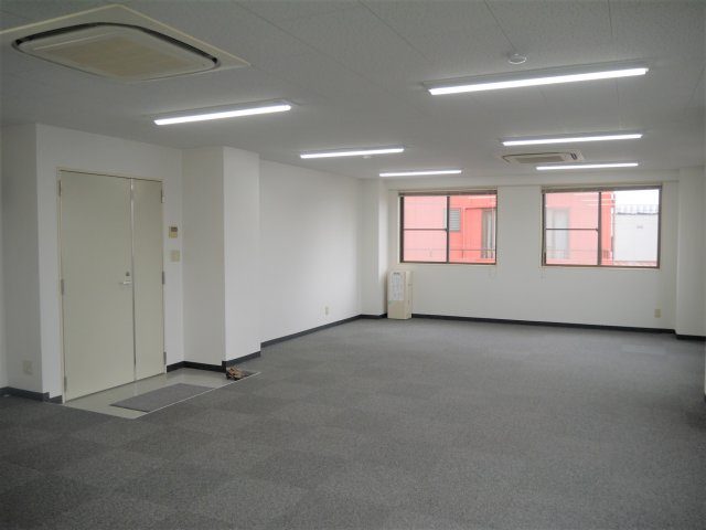 八城ビルの内装