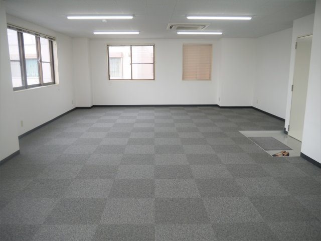 八城ビルの内装