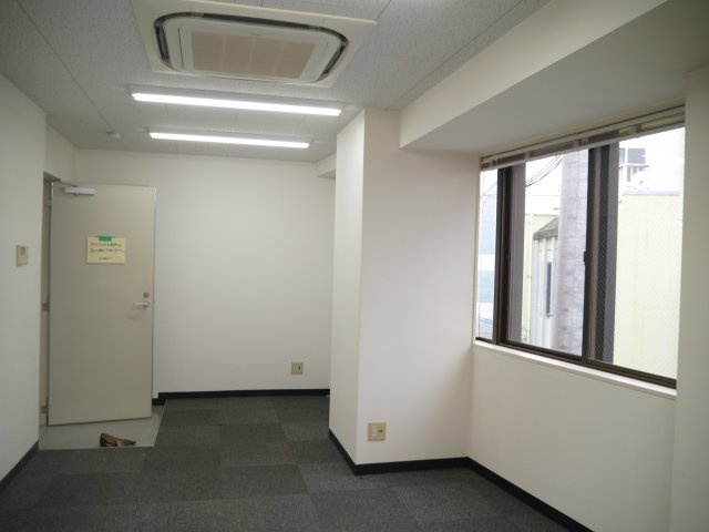 八城ビルの内装