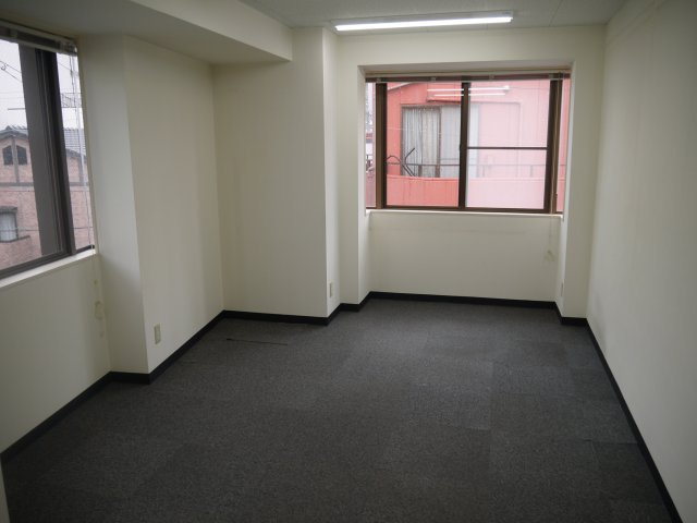 八城ビルの内装