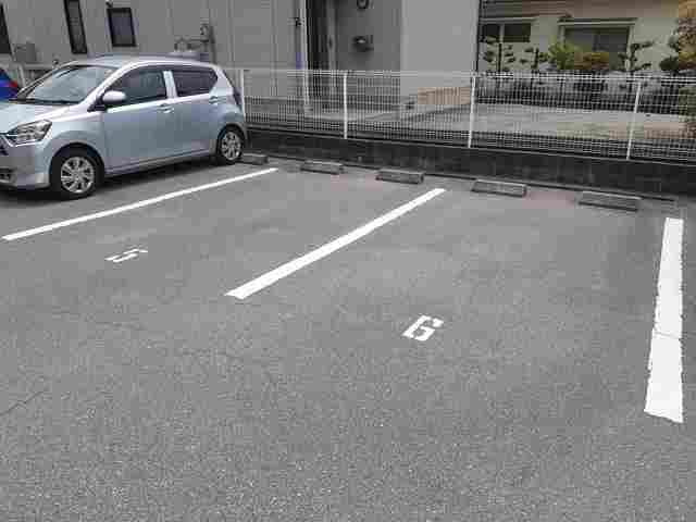 Ｌａ．プラティーヌの駐車場