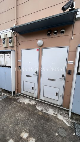 レオパレスサンジのエントランス