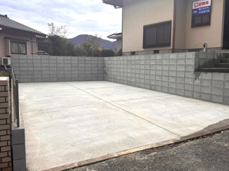 【駐車場】 | 駐車場増設工事済で4台駐車可能になりました！