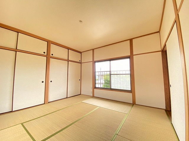 【和室】 | 久留米市山本町豊田戸建 | 和室は8帖×3室ございます。