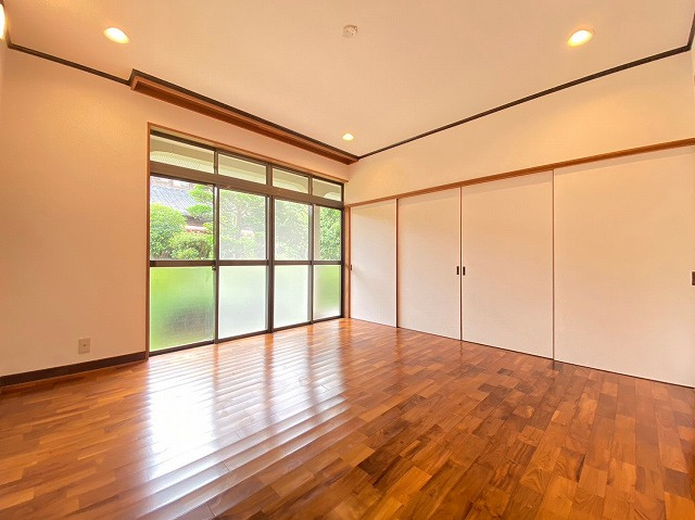 【洋室】 | 久留米市山本町豊田戸建 | 洋室、としていますが居間・リビングに向いています