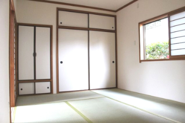 【和室】 | 早良区内野7丁目戸建 | 居間にも食事スペースにも、寝室にも利用できる1階の和室。