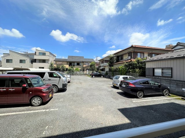 リファインドマンションＫの駐車場