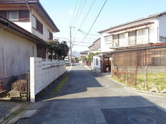 【前面道路含む現地写真】