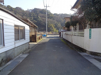 【前面道路含む現地写真】