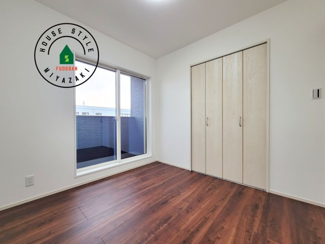 パティオニュータウン月見ヶ丘（11号棟）の子供部屋|穏やかな光が差し込む室内には、穏やかな時間が流れます。