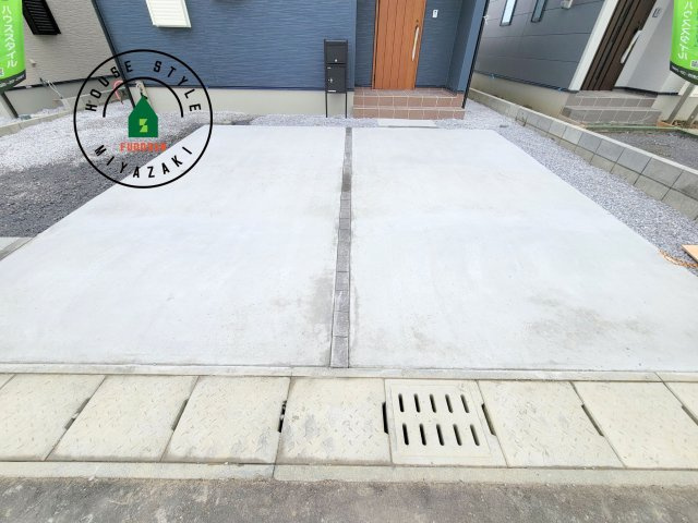 パティオニュータウン月見ヶ丘（11号棟）の駐車場|駐車場になります。