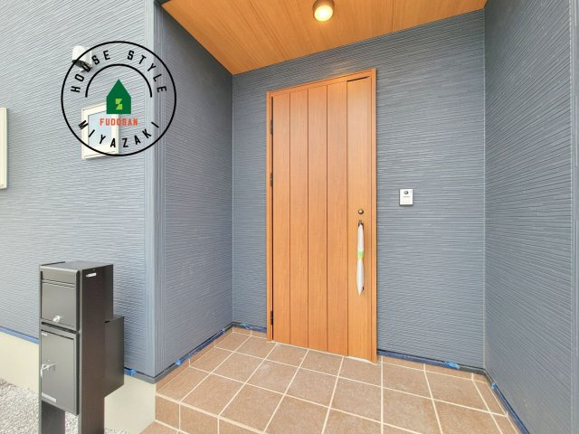 パティオニュータウン月見ヶ丘（11号棟）の玄関|おでかけの時も帰った時も、「我が家」を最初に感じでもらえる素敵な空間に。